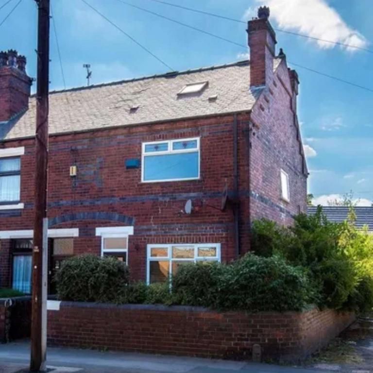 4 bedroom house of multiple occupation to rent - Photo 1