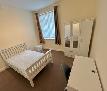 12 Bedroom Student Home – Llanbleddian Gardens - Photo 6