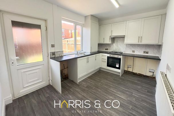 3 bedroom terraced house to rent - Photo 1