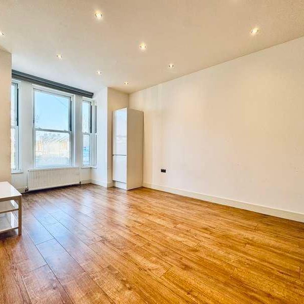 Allison Road, London, W3 - Photo 1