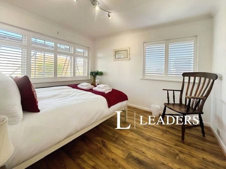 4 bedroom terraced house to rent - Photo 5