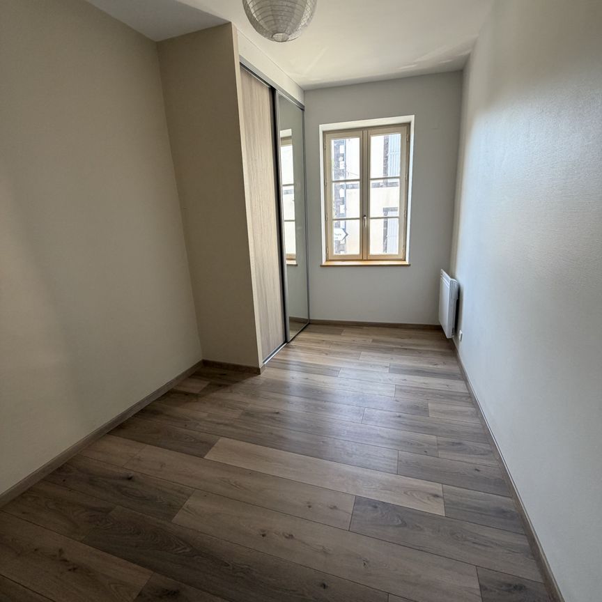 Location Maison 3 pièces 60m² COMBRONDE 63460 - Photo 1