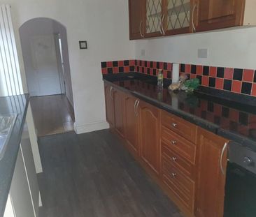 3 bedroom terraced house to rent - Photo 6