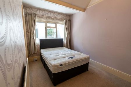 1 bedroom ground floor flat to rent - Photo 3