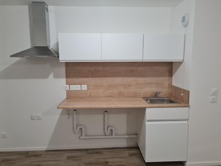 location Appartement T3 DE 62.41m² À ARPAJON - Photo 2