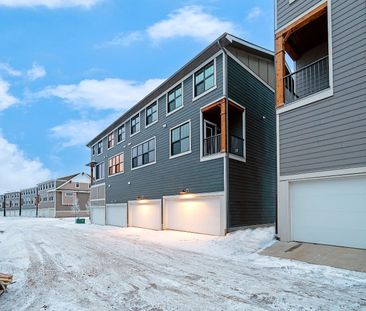 418 Alpine Avenue Southwest, Calgary - Photo 1