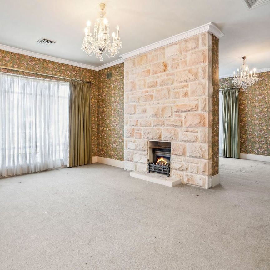 Charming 1950s Family Home for Rent! ALL enquiries via email only please - Photo 1