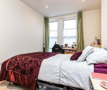 6 bedroom house to rent - Photo 2