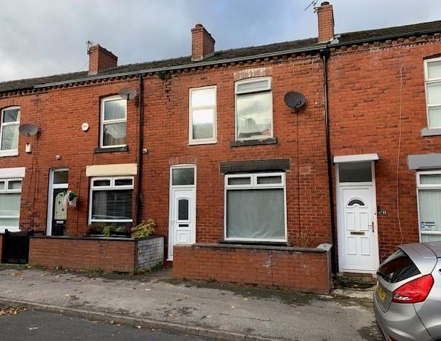 Richelieu Street, Bolton - Photo 1