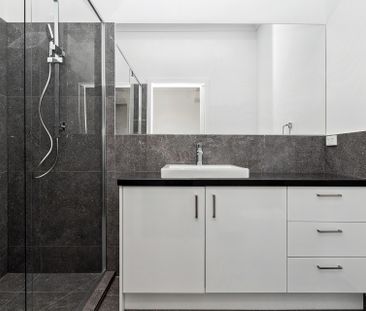 Four Bedroom plus study townhouse - Photo 6