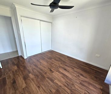 Modern 4 Bedroom Brick Home in Quiet Estate - Photo 5