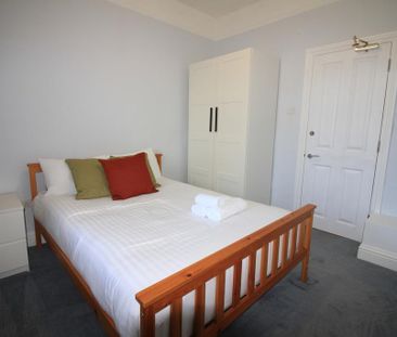 4 bedroom terraced house to rent - Photo 5