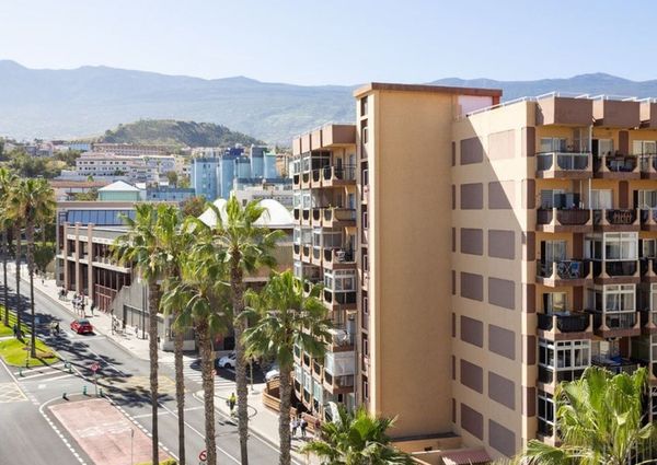 Avenida Melchor Luz, 3