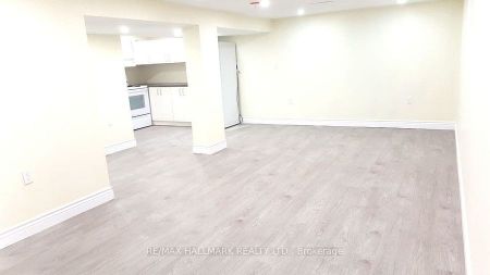For Lease - 9884 Bayview Avenue Unit# Lower, Richmond Hill, Ontario - Photo 3