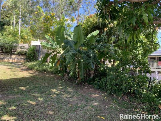 Spacious Family Home in a Quiet Cul-de-Sac! - Photo 1