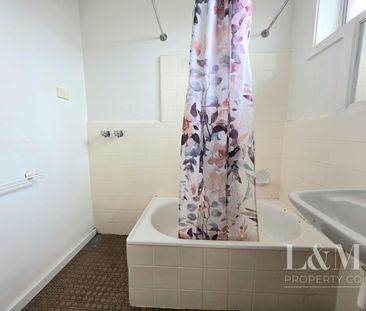 Charming unit in Ideal Location! - Photo 5
