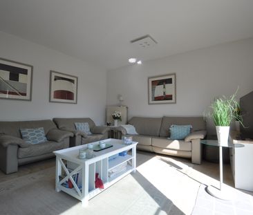 Lichtrijk en gemeubeld 2-slaapkamer appartement in Duinbergen - Foto 3