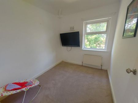 3 bedroom semi-detached house to rent - Photo 4