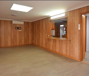 BEAUTIFUL FAMILY HOME!! - Photo 1