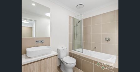 Modern Townhouse in Armstrong Creek! - Photo 4