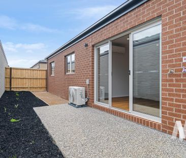 21 Petunia Cres, Armstrong Creek VIC 3217 - House For Rent | Domain - Photo 1