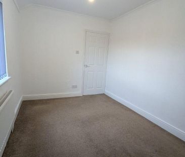 2 bedroom semi-detached house to rent - Photo 6