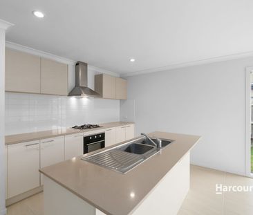 Modern 4-Bedroom Home in Sought-After Amberlea Estate - Photo 1