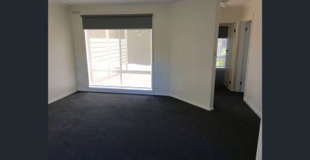 Comfortable and in a great location - Photo 4