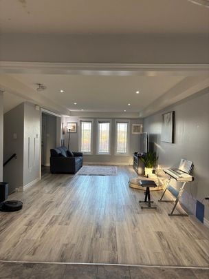 720 Victoria Road North - Photo 1