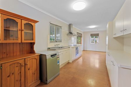 Perfect for a Family to Enjoy - Photo 2