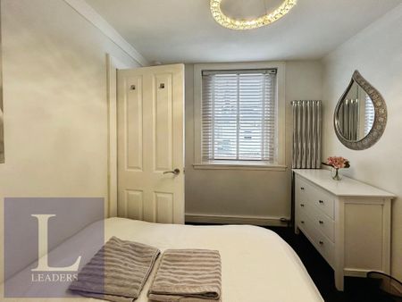 2 bedroom cottage to rent - Photo 2