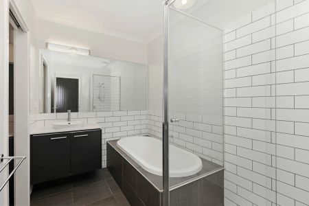 Generous Family Living in Prime Strathfieldsaye Location - Photo 4