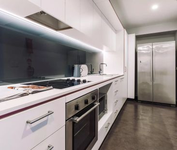 5 Bedroom Apartment - Standard - Photo 6