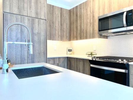 For Lease - 495 Logan Avenue Unit# 401, Toronto, Ontario - Photo 4