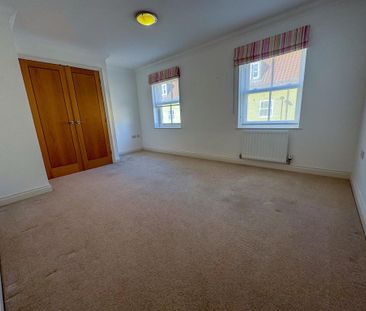 4 bedroom terraced house to rent - Photo 4