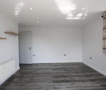 Burnaby Road, Bournemouth, Dorset, BH4 - Photo 3