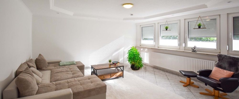 Wohnen auf dem Lande Top-gepflegte Dachgeschosswohnung mit Einbauküche in Neuvrees - Photo 1