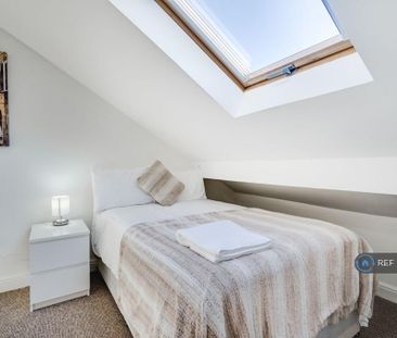 1 bedroom in a house share to rent - Photo 6