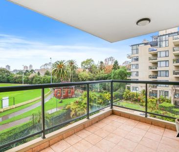 RESORT STYLE HARBOURSIDE LIVING! - Photo 2