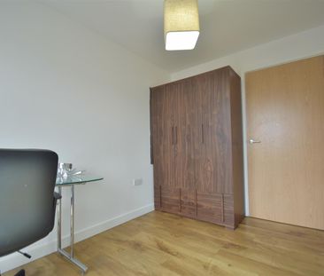2 bedroom flat - Photo 4