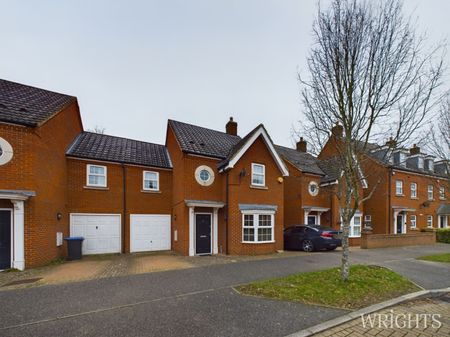 4 bedroom Link Detached - Langstone Ley - Photo 5