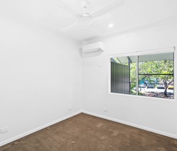 PERFECTLY POSITIONED MODERN 2 BEDROOM UNIT - Photo 4