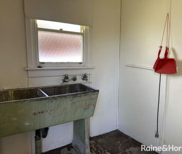 Two Bedroom Home With Spacious Backyard - Photo 6