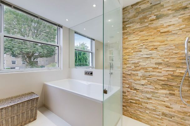 Court Close, St Johns Wood Park, St Johns Wood, NW8 6NN - Photo 1