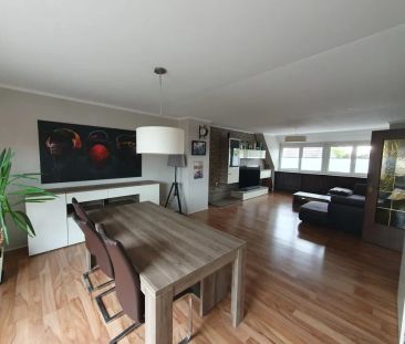 Großzügige Dachgeschosswohnung mit Balkon in zentraler Lage - Photo 1