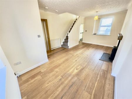 2 bedroom terraced house to rent - Photo 2