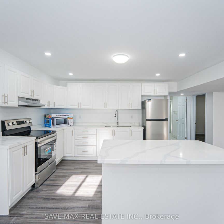 146 Cranbrook Crescent #Basement - Photo 1