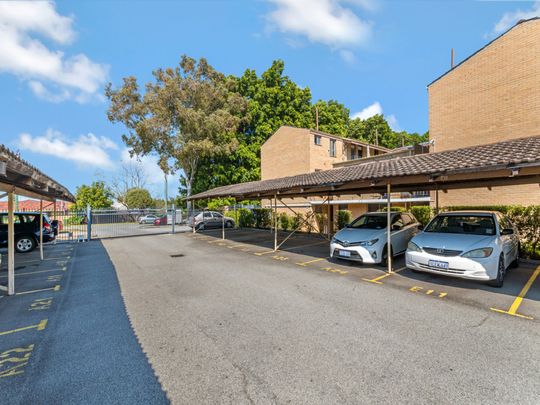 Cute & Modern 1x1 Unit in Secure Complex - Photo 1