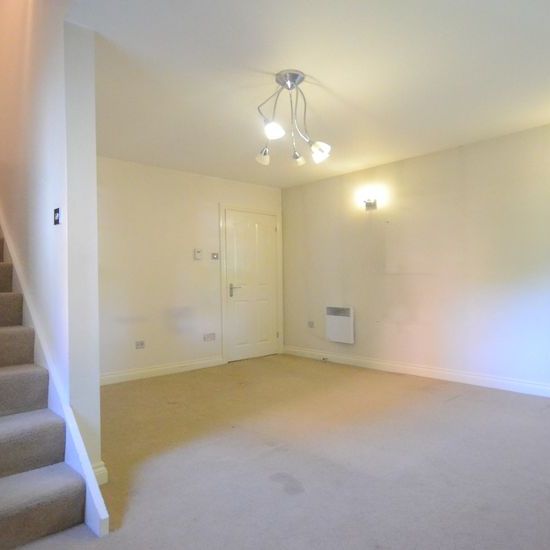 2 bedroom coach house to rent - Photo 1