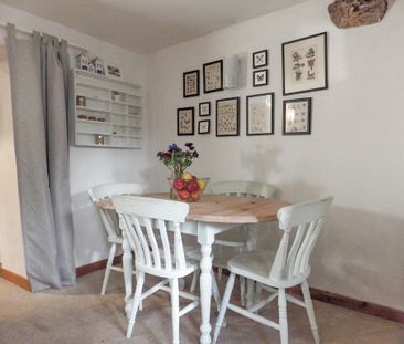 2 bedroom terraced house to rent - Photo 4